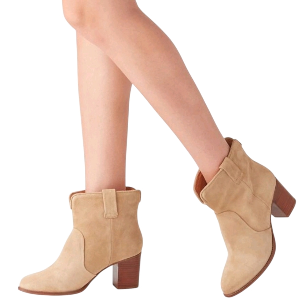 URBAN OUTFITTERS Boro Tan Suede Western Pull-on Stacked Heel Ankle Boots NEW 9